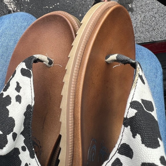 Angelika Hooded Cow Print Sandals Canvas from Very G. Size women’s 9. - Picture 7 of 7